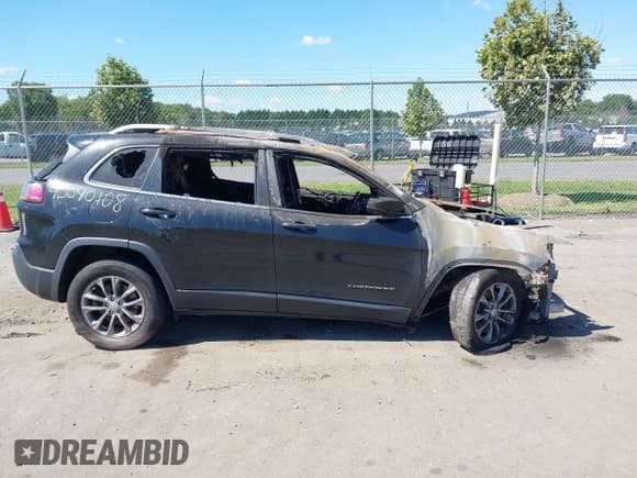 ✅ 2019 Jeep Cherokee Latitude Plus • VIN: 1C4PJMLB8KD402621 • Lot: 43090108. Listed on IAAI with Not provided. Free auction sales archive from the USA and detailed vehicle history report at DreamBid. Image 13.