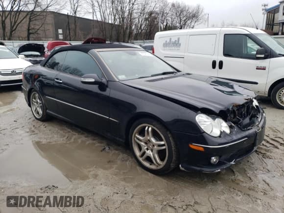 ✅ 2009 Mercedes-Benz CLK 550 • VIN: WDBTK72F09T105696 • Lot: 47591245. Wystawiony na Copart z przebiegiem 94 182 mil. Bezpłatny archiwum sprzedaży aukcyjnych z USA i szczegółowy raport historii pojazdu na DreamBid. Zdjęcie 4.