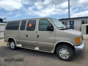 ✅ 2007 Ford Econoline Passenger XL • VIN: 1FBNE31LX7DA12374 • Lot: 61082925. Wystawiony na Copart z przebiegiem 44 355 mil. Bezpłatny archiwum sprzedaży aukcyjnych z USA i szczegółowy raport historii pojazdu na DreamBid. Zdjęcie 4.