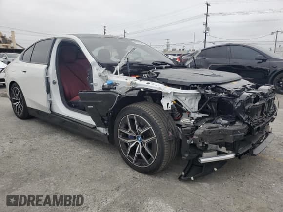 ✅ 2025 BMW i5 • VIN: WBY13HG03SCS49117 • Lot: 62116085. Listed on Copart with 1,803 mi. Free auction sales archive from the USA and detailed vehicle history report at DreamBid. Image 4.