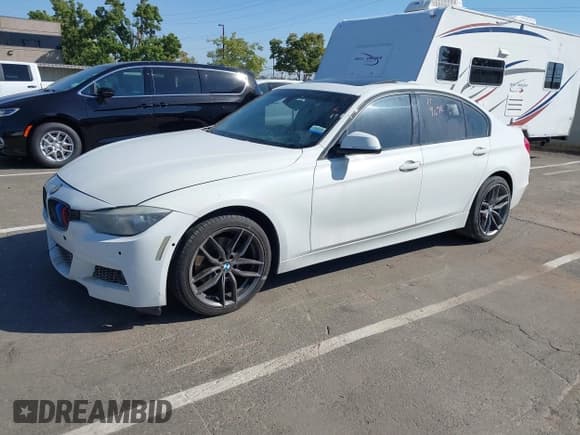 ✅ 2015 BMW 3 Series 328i • VIN: WBA3A5C56FF607859 • Lot: 43412756. Listed on IAAI with 177,983 mi. Free auction sales archive from the USA and detailed vehicle history report at DreamBid. Image 2.