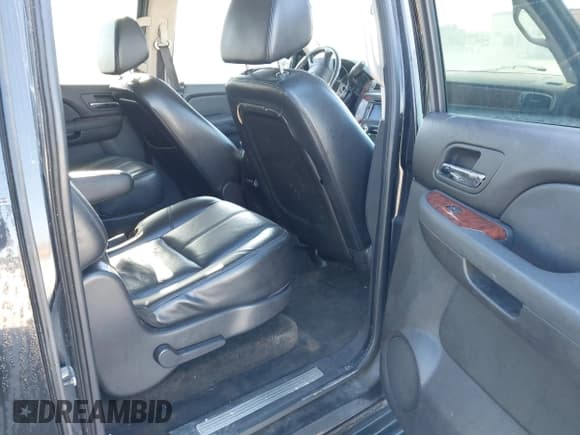 ✅ 2007 Chevrolet Suburban LTZ • VIN: 3GNFC16J67G247107 • Лот: 40421329. Опубликован ранее на IAAI с пробегом 253 652 миль. Бесплатный доступ к архиву аукционных продаж из США и подробный отчёт об истории автомобиля на DreamBid. Изображение 8.