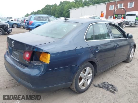 ✅ 2009 Volkswagen Jetta SE • VIN: 3VWRZ71KX9M038848 • Lot: 42849315. Listed on IAAI with 192,921 mi. Free auction sales archive from the USA and detailed vehicle history report at DreamBid. Image 4.