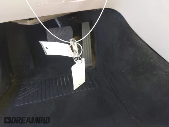 ✅ 2016 Mercedes-Benz C 300 Luxury • VIN: 55SWF4KB1GU115585 • Lot: 42834464. Listed on IAAI with 84,685 mi. Free auction sales archive from the USA and detailed vehicle history report at DreamBid. Image 11.