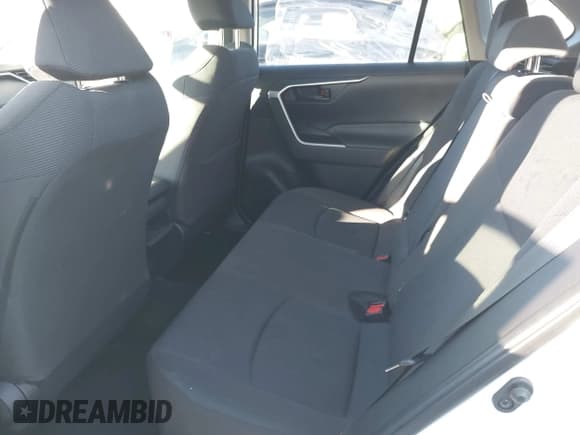 ✅ 2021 Toyota RAV4 LE • VIN: JTMF1RFV8MD069581 • Лот: 43761365. Опубликован ранее на IAAI с пробегом 46 605 миль. Бесплатный доступ к архиву аукционных продаж из США и подробный отчёт об истории автомобиля на DreamBid. Изображение 8.