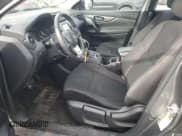 ✅ 2019 Nissan Rogue S • VIN: JN1BJ1CR9KW631208 • Lot: 92668455. Wystawiony na Copart z przebiegiem 87 078 mil. Bezpłatny archiwum sprzedaży aukcyjnych z USA i szczegółowy raport historii pojazdu na DreamBid. Zdjęcie 7.