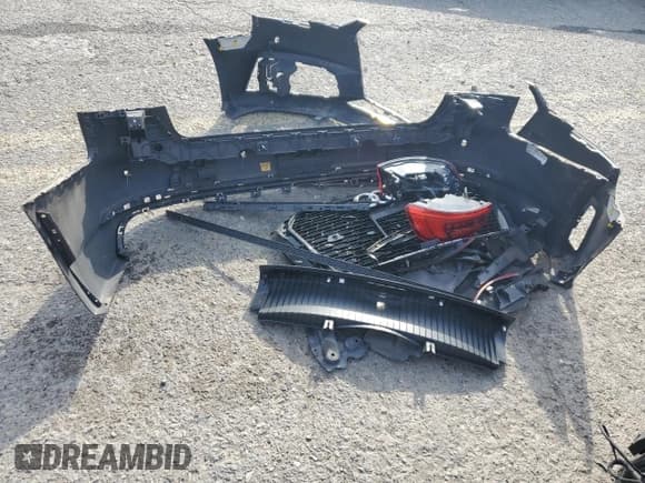 ✅ 2017 Audi A4 Premium • VIN: WAUANAF41HN001899 • Lot: 91298775. Wystawiony na Copart z przebiegiem 46 772 mil. Bezpłatny archiwum sprzedaży aukcyjnych z USA i szczegółowy raport historii pojazdu na DreamBid. Zdjęcie 12.