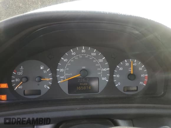 ✅ 2001 Mercedes-Benz CLK 320/430 • VIN: WDBLK70G21T081370 • Lot: 92495155. Listed on Copart with 165,814 mi. Free auction sales archive from the USA and detailed vehicle history report at DreamBid. Image 9.