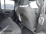 ✅ 2022 Jeep Wrangler Unlimited Sport S • VIN: 1C4HJXDG0NW102631 • Lot: 41870893. Wystawiony na IAAI z przebiegiem 43 968 mil. Bezpłatny archiwum sprzedaży aukcyjnych z USA i szczegółowy raport historii pojazdu na DreamBid. Zdjęcie 8.