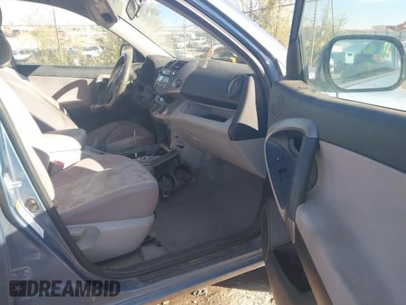 ✅ 2007 Toyota RAV4 • VIN: JTMZD33VX75042161 • Lot: 43627415. Listed on IAAI with 268,532 mi. Free auction sales archive from the USA and detailed vehicle history report at DreamBid. Image 5.