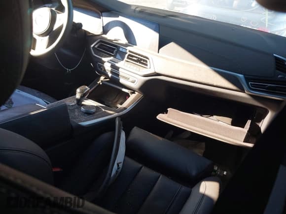 ✅ 2020 BMW X5 xDrive40i • VIN: 5UXCR6C05L9B40242 • Lot: 43727907. Wystawiony na IAAI z przebiegiem 34 929 mil. Bezpłatny archiwum sprzedaży aukcyjnych z USA i szczegółowy raport historii pojazdu na DreamBid. Zdjęcie 5.