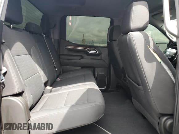 ✅ 2023 Chevrolet Silverado 1500 • VIN: 1GCPADE88PZ317807 • Лот: 51021005. Опубликован ранее на Copart с пробегом 22 571 миль. Бесплатный доступ к архиву аукционных продаж из США и подробный отчёт об истории автомобиля на DreamBid. Изображение 10.