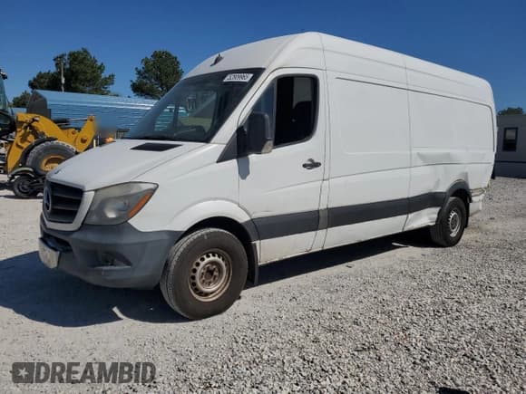 ✅ 2014 Mercedes-Benz Sprinter Cargo • VIN: WD3PE8CC4E5868012 • Лот: 52809965. Опубликован ранее на Copart с пробегом 194 006 миль. Бесплатный доступ к архиву аукционных продаж из США и подробный отчёт об истории автомобиля на DreamBid. Изображение 1.