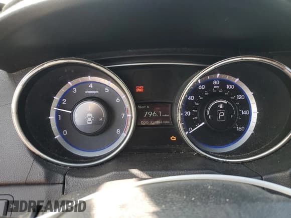 ✅ 2011 Hyundai Sonata SE • VIN: 5NPEC4AC2BH000570 • Lot: 68616444. Listed on Copart with 214,856 mi. Free auction sales archive from the USA and detailed vehicle history report at DreamBid. Image 9.