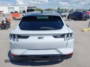 ✅ 2021 Ford Mustang Mach-E GT • VIN: 3FMTK4SE3MME04660 • Lot: 43390688. Wystawiony na IAAI z przebiegiem 11 030 mil. Bezpłatny archiwum sprzedaży aukcyjnych z USA i szczegółowy raport historii pojazdu na DreamBid. Zdjęcie 16.