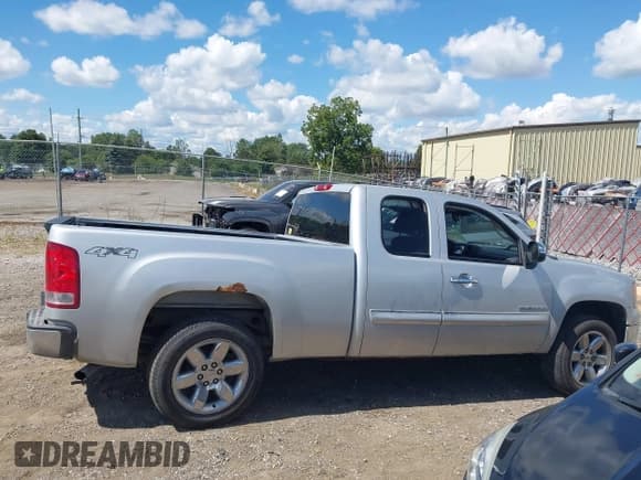✅ 2012 GMC Sierra 1500 SLE • VIN: 1GTR2VE74CZ120680 • Lot: 43092078. Wystawiony na IAAI z przebiegiem 179 432 mil. Bezpłatny archiwum sprzedaży aukcyjnych z USA i szczegółowy raport historii pojazdu na DreamBid. Zdjęcie 12.