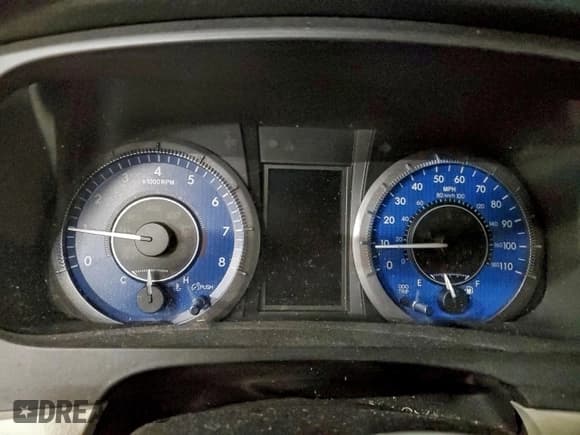 ✅ 2018 Toyota Sienna LE • VIN: 5TDJZ3DC6JS206809 • Лот: 92992355. Опубликован ранее на Copart с пробегом Не указан. Бесплатный доступ к архиву аукционных продаж из США и подробный отчёт об истории автомобиля на DreamBid. Изображение 9.