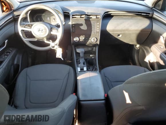 ✅ 2022 Hyundai Tucson SE • VIN: 5NMJACAEXNH033608 • Lot: 77601693. Wystawiony na Copart z przebiegiem 31 897 mil. Bezpłatny archiwum sprzedaży aukcyjnych z USA i szczegółowy raport historii pojazdu na DreamBid. Zdjęcie 8.