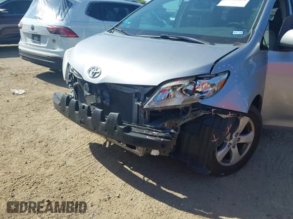 ✅ 2015 Toyota Sienna LE AAS • VIN: 5TDKK3DC3FS539467 • Lot: 41989659. Listed on IAAI with 217,583 mi. Free auction sales archive from the USA and detailed vehicle history report at DreamBid. Image 6.