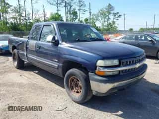 2000 Chevrolet Silverado 2500 LS z VIN 1GCGC29U0YE149496, wystawiony jako IAAI lot #41967368 z przebiegiem 282 833 mil mil oraz . Historia ofert i sprzedaży dostępna na DreamBid. Obrazek 1.