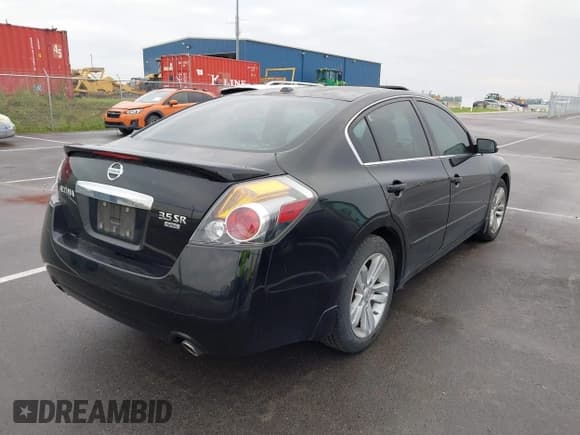 ✅ 2011 Nissan Altima SR • VIN: 1N4BL2AP3BN505064 • Lot: 42410582. Wystawiony na IAAI z przebiegiem 135 804 mil. Bezpłatny archiwum sprzedaży aukcyjnych z USA i szczegółowy raport historii pojazdu na DreamBid. Zdjęcie 4.