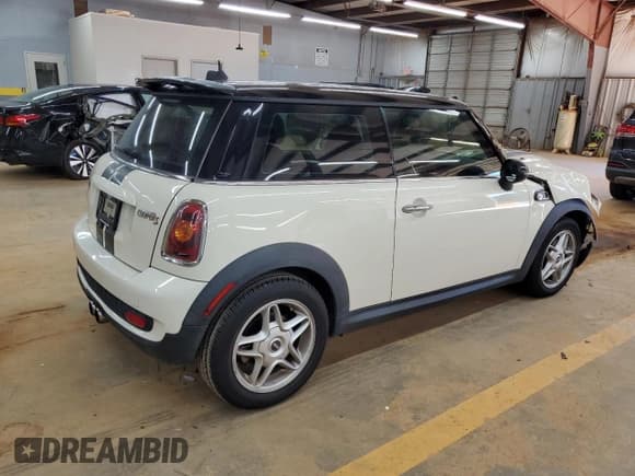 ✅ 2009 MINI Hardtop S • VIN: WMWMF73549TW80283 • Lot: 82452115. Listed on Copart with 94,239 mi. Free auction sales archive from the USA and detailed vehicle history report at DreamBid. Image 3.