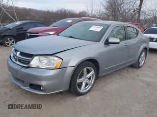 ✅ 2013 Dodge Avenger SXT • VIN: 1C3CDZCB0DN709978 • Лот: 41394882. Опубликован ранее на IAAI с пробегом 160 646 миль. Бесплатный доступ к архиву аукционных продаж из США и подробный отчёт об истории автомобиля на DreamBid. Изображение 2.