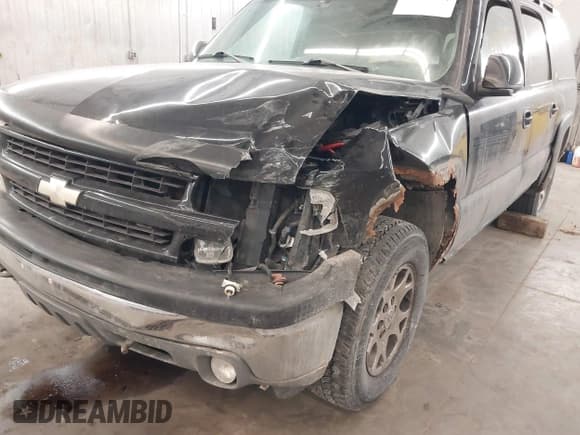 ✅ 2004 Chevrolet Suburban Z71 • VIN: 3GNFK16Z94G288951 • Лот: 41697814. Опубликован ранее на IAAI с пробегом 176 257 миль. Бесплатный доступ к архиву аукционных продаж из США и подробный отчёт об истории автомобиля на DreamBid. Изображение 6.