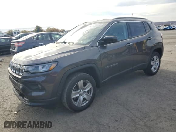 ✅ 2022 Jeep Compass Latitude • VIN: 3C4NJDBB5NT170776 • Lot: 90708665. Listed on Copart with 28,915 mi. Free auction sales archive from the USA and detailed vehicle history report at DreamBid. Image 1.