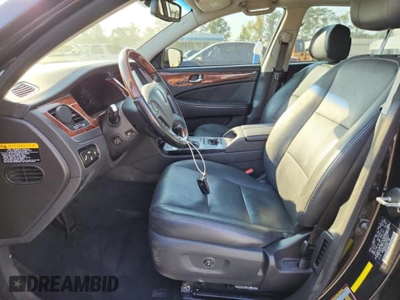 ✅ 2015 Hyundai Equus Ultimate • VIN: KMHGH4JH4FU098577 • Lot: 81765695. Listed on Copart with 127,093 mi. Free auction sales archive from the USA and detailed vehicle history report at DreamBid. Image 7.