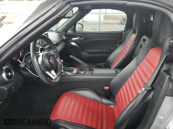 ✅ 2017 FIAT 124 Spider Lusso • VIN: JC1NFAEK7H0120746 • Лот: 67480185. Опубликован ранее на Copart с пробегом 62 713 миль. Бесплатный доступ к архиву аукционных продаж из США и подробный отчёт об истории автомобиля на DreamBid. Изображение 7.