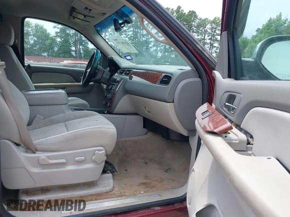 ✅ 2008 Chevrolet Suburban 3LT • VIN: 3GNFC16068G126232 • Lot: 42454773. Listed on IAAI with 243,278 mi. Free auction sales archive from the USA and detailed vehicle history report at DreamBid. Image 5.