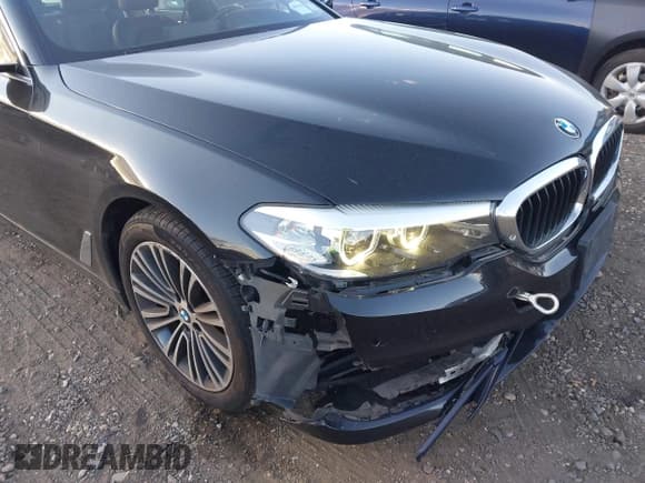 ✅ 2019 BMW 5 Series 530i xDrive • VIN: WBAJA7C50KWC78172 • Lot: 43521921. Listed on IAAI with 54,611 mi. Free auction sales archive from the USA and detailed vehicle history report at DreamBid. Image 17.