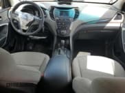 ✅ 2017 Hyundai Santa Fe 2.4L • VIN: 5XYZT3LB3HG398002 • Лот: 69221364. Опубликован ранее на Copart с пробегом 83 383 миль. Бесплатный доступ к архиву аукционных продаж из США и подробный отчёт об истории автомобиля на DreamBid. Изображение 8.