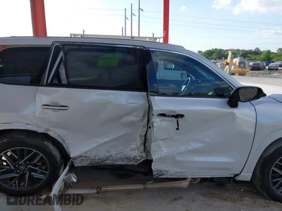 ✅ 2025 Lexus TX 350 • VIN: 5TDAAAB68SS021994 • Lot: 41546600. Wystawiony na IAAI z przebiegiem 602 mil. Bezpłatny archiwum sprzedaży aukcyjnych z USA i szczegółowy raport historii pojazdu na DreamBid. Zdjęcie 6.