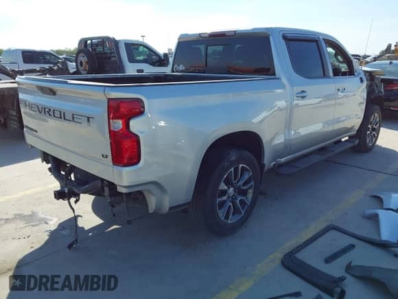 2020 Chevrolet Silverado 1500 LT with VIN 3GCUYDED8LG167204, listed as a IAAI auction lot 43154281 with 29,920 mi miles and . Bid and sale history available at DreamBid. Image 4.