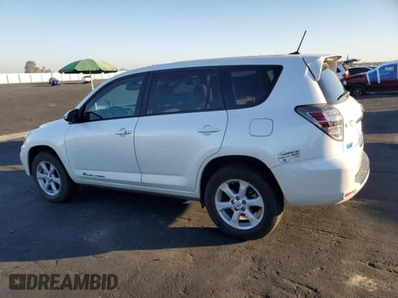 ✅ 2014 Toyota RAV4 • VIN: 2T3YL4DV3EW002674 • Lot: 91096085. Listed on Copart with 121,772 mi. Free auction sales archive from the USA and detailed vehicle history report at DreamBid. Image 2.