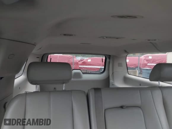 ✅ 2007 Chevrolet Suburban LTZ • VIN: 1GNFK16347J185242 • Лот: 43445413. Опубликован ранее на IAAI с пробегом 274 428 миль. Бесплатный доступ к архиву аукционных продаж из США и подробный отчёт об истории автомобиля на DreamBid. Изображение 8.