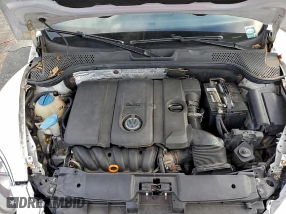 ✅ 2012 Volkswagen Beetle Entry • VIN: 3VWFP7AT3CM615602 • Lot: 93247555. Listed on Copart with 121,304 mi. Free auction sales archive from the USA and detailed vehicle history report at DreamBid. Image 11.