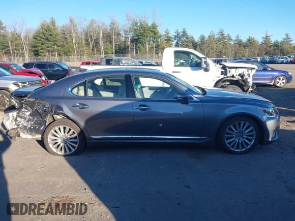 ✅ 2017 Lexus LS 460 • VIN: JTHCL5EF2H5029169 • Lot: 43730235. Listed on IAAI with 67,865 mi. Free auction sales archive from the USA and detailed vehicle history report at DreamBid. Image 13.