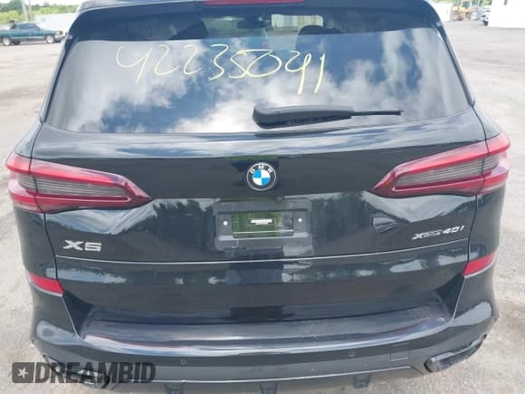 ✅ 2022 BMW X5 xDrive40i • VIN: 5UXCR6C05N9M48558 • Lot: 42235091. Listed on IAAI with Not provided. Free auction sales archive from the USA and detailed vehicle history report at DreamBid. Image 16.
