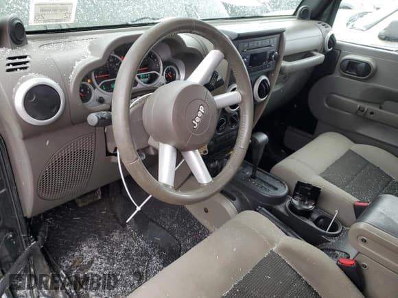 ✅ 2010 Jeep Wrangler Sahara • VIN: 1J4GA5D14AL195879 • Lot: 85555614. Listed on Copart with 86,782 mi. Free auction sales archive from the USA and detailed vehicle history report at DreamBid. Image 8.