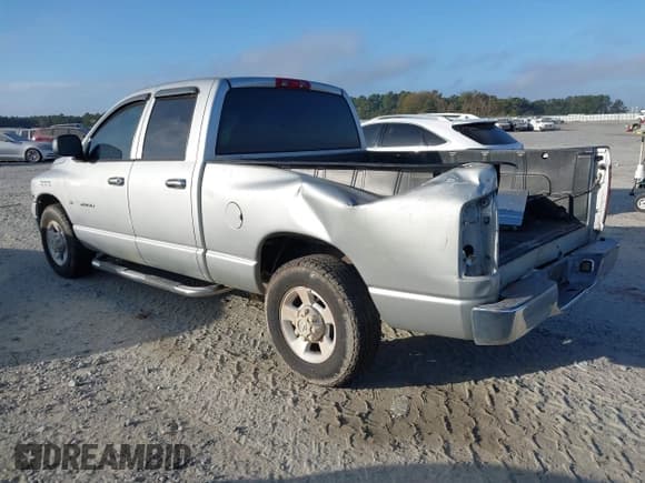 ✅ 2004 Dodge 2500 ST • VIN: 3D7KA28D24G192313 • Lot: 40711933. Wystawiony na IAAI z przebiegiem 213 496 mil. Bezpłatny archiwum sprzedaży aukcyjnych z USA i szczegółowy raport historii pojazdu na DreamBid. Zdjęcie 3.