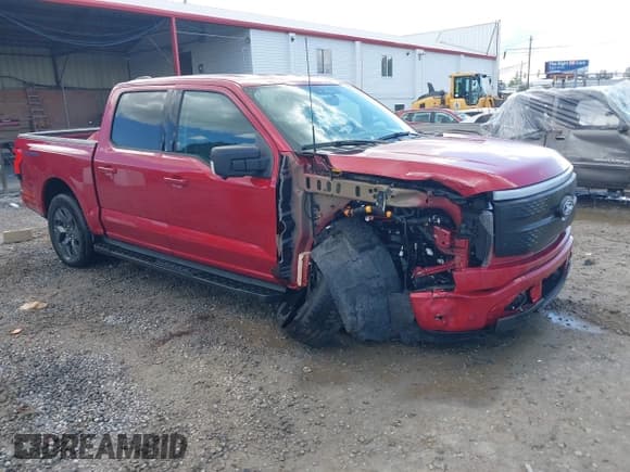 ✅ 2024 Ford F-150 Lightning Flash • VIN: 1FT6W3L7XRWG02773 • Lot: 42266067. Listed on IAAI with 7,256 mi. Free auction sales archive from the USA and detailed vehicle history report at DreamBid. Image 1.