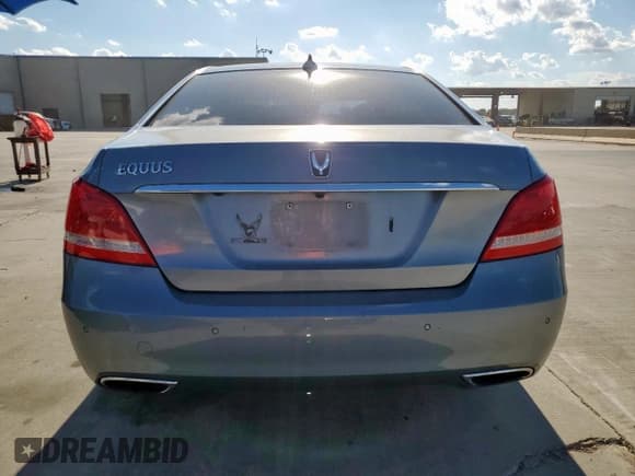 ✅ 2015 Hyundai Equus Signature • VIN: KMHGH4JH6FU100412 • Lot: 82050055. Listed on Copart with 182,492 mi. Free auction sales archive from the USA and detailed vehicle history report at DreamBid. Image 6.