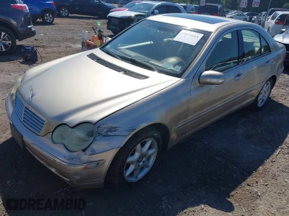 ✅ 2004 Mercedes-Benz C 240 • VIN: WDBRF81J54F456928 • Lot: 43049868. Wystawiony na IAAI z przebiegiem 108 872 mil. Bezpłatny archiwum sprzedaży aukcyjnych z USA i szczegółowy raport historii pojazdu na DreamBid. Zdjęcie 2.
