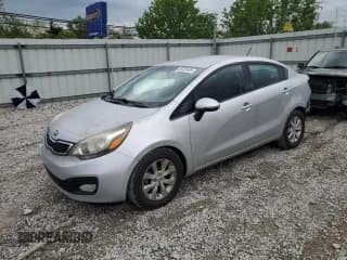 ✅ 2015 Kia Rio EX • VIN: KNADN4A33F6444981 • Lot: 55325485. Wystawiony na Copart z przebiegiem 117 237 mil. Bezpłatny archiwum sprzedaży aukcyjnych z USA i szczegółowy raport historii pojazdu na DreamBid. Zdjęcie 1.