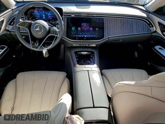 ✅ 2025 Mercedes-Benz E 350 • VIN: W1KLF4GB8SA156123 • Lot: 94371655. Listed on Copart with 4,681 mi. Free auction sales archive from the USA and detailed vehicle history report at DreamBid. Image 8.