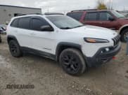 ✅ 2014 Jeep Cherokee Trailhawk • VIN: 1C4PJMBS8EW267778 • Lot: 85760065. Wystawiony na Copart z przebiegiem 162 614 mil. Bezpłatny archiwum sprzedaży aukcyjnych z USA i szczegółowy raport historii pojazdu na DreamBid. Zdjęcie 4.