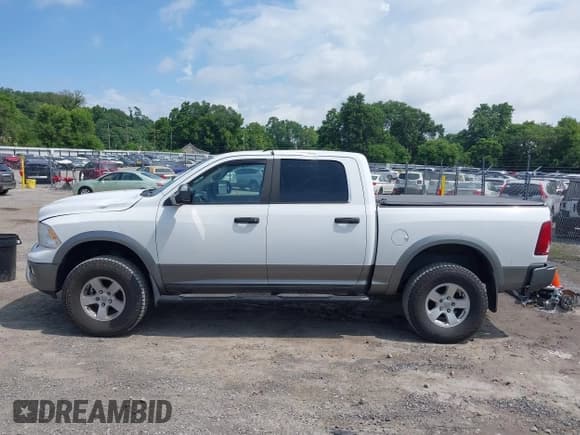 ✅ 2010 Dodge 1500 Sport • VIN: 1D7RV1CT0AS255392 • Lot: 42750191. Wystawiony na IAAI z przebiegiem 118 189 mil. Bezpłatny archiwum sprzedaży aukcyjnych z USA i szczegółowy raport historii pojazdu na DreamBid. Zdjęcie 14.